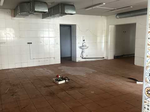 комерційна за адресою Шевченка вул., 1