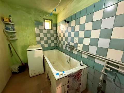 будинок за адресою смт. Середнє, Шовкова вул.