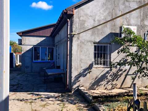 будинок за адресою с. Олександрівка, Центральна