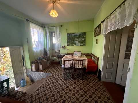 будинок за адресою смт. Середнє, Замкова, 111