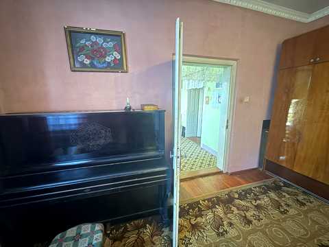 будинок за адресою смт. Середнє, Замкова, 111