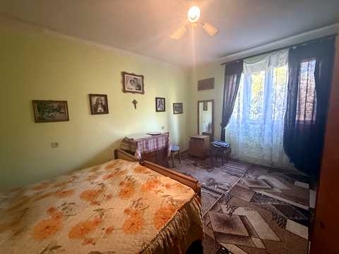будинок за адресою смт. Середнє, Замкова, 111