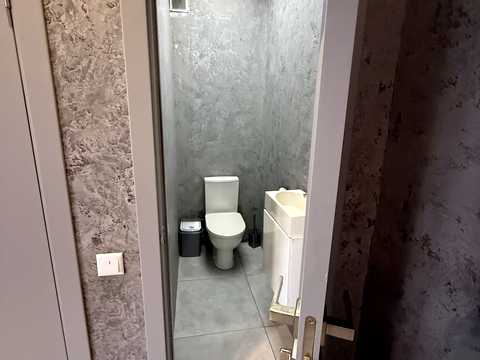 комерційна за адресою Мінеральна вул., 49