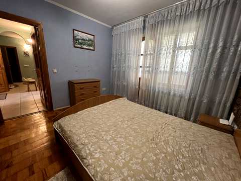 квартира за адресою Київ, Автозаводська вул., 77