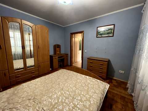 квартира за адресою Київ, Автозаводська вул., 77