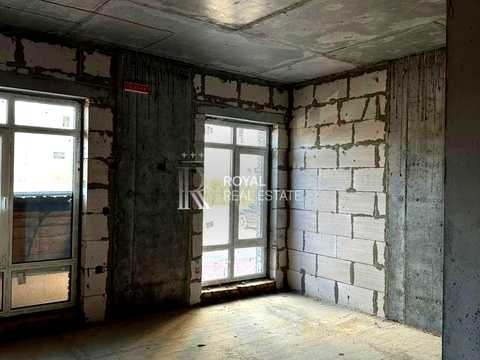 комерційна за адресою Молодіжна вул., 7