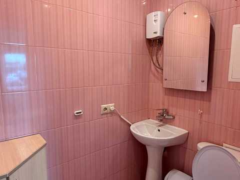 комерційна за адресою Набережно-Хрещатицька вул., 35
