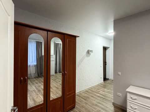 квартира за адресою Макарова вул. (Більшовицька), 21