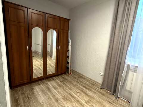 квартира за адресою Макарова вул. (Більшовицька), 21
