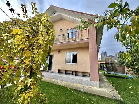 будинок за адресою Івана Руденка вул.