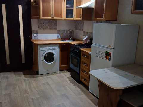 квартира за адресою Івана Крамського вул., 4