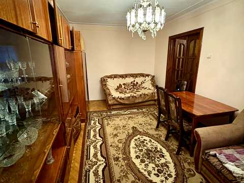 квартира за адресою Наукова вул., 19