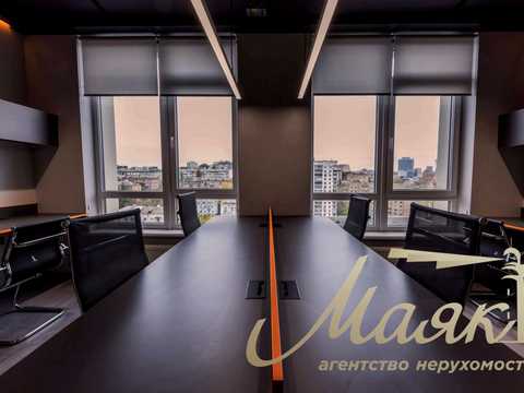комерційна за адресою Жилянська вул., 68