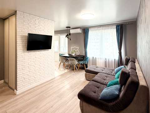 квартира за адресою Софії Русової вул., 7