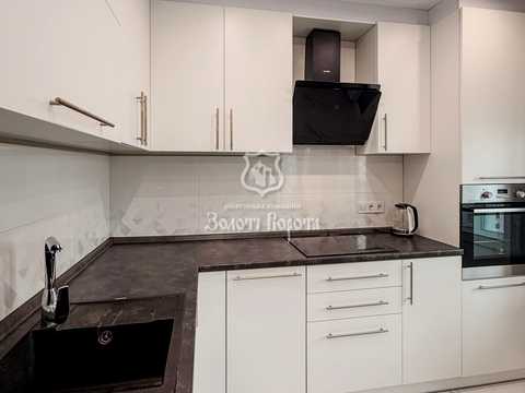 квартира за адресою Софії Русової вул., 7