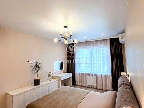квартира за адресою Софії Русової вул., 7