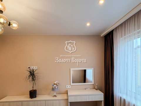 квартира за адресою Софії Русової вул., 7