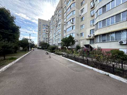 квартира за адресою Мальовнича вул. (Скворцова), 4а