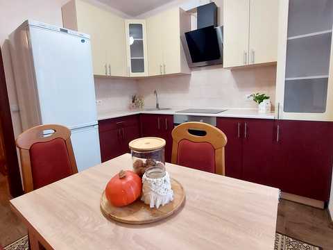 квартира за адресою Софії Русової вул., 7