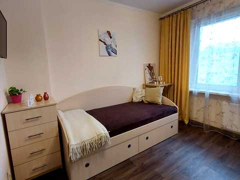 квартира за адресою Софії Русової вул., 7