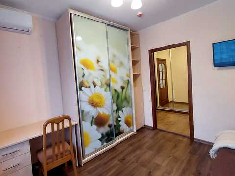 квартира за адресою Софії Русової вул., 7