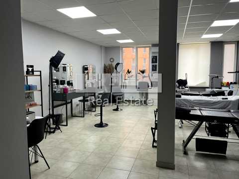комерційна за адресою Регенераторна вул., 4