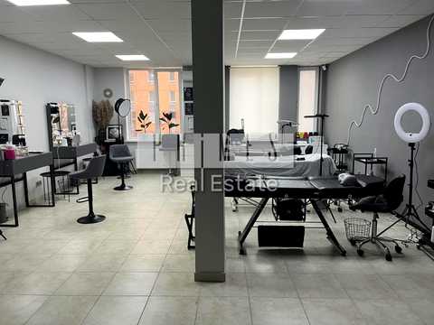 комерційна за адресою Регенераторна вул., 4