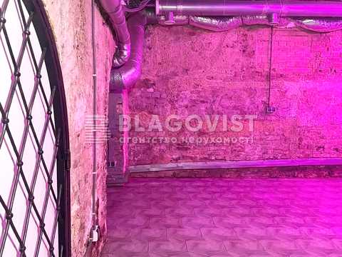 комерційна за адресою Межигірська вул., 24