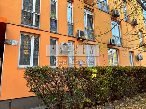 комерційна за адресою Регенераторна вул., 4