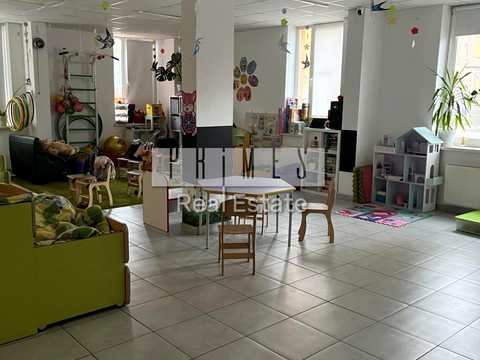 комерційна за адресою Регенераторна вул., 4