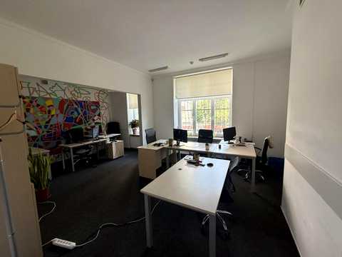 комерційна за адресою Тернопільська вул., 19