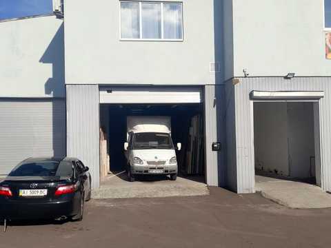 коммерческая по адресу Київська, 4