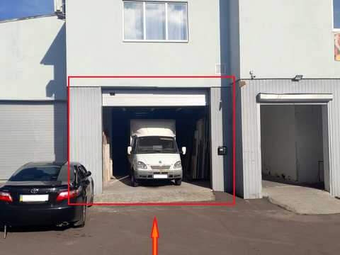 коммерческая по адресу Київська, 4