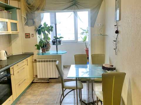 квартира по адресу Ревуцкого ул., 42-Б