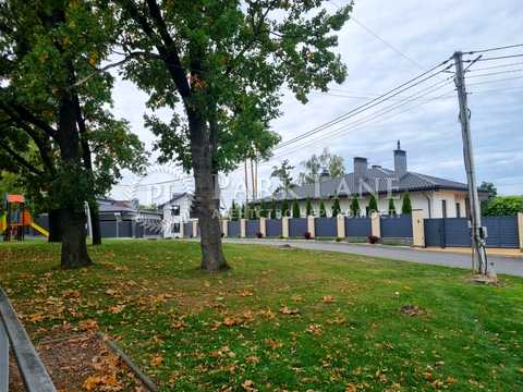 дом по адресу с. Иванковичи, Заповідна