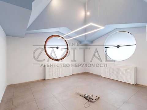 комерційна за адресою Спаська вул., 5