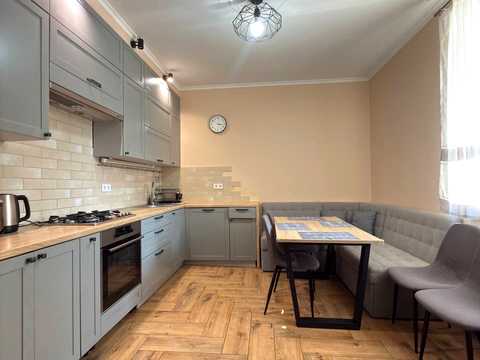 будинок за адресою Яловець вул., 10