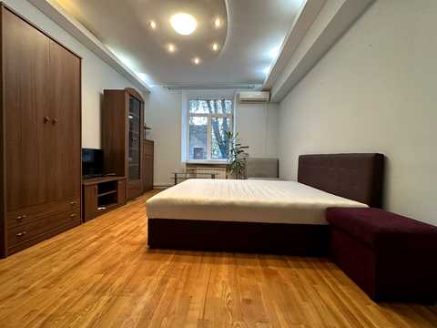 квартира за адресою Панаса Мирного вул., 3