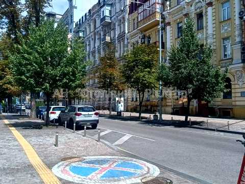 комерційна за адресою Київ, Євгена Чикаленка вул. (Пушкінська), 32-А