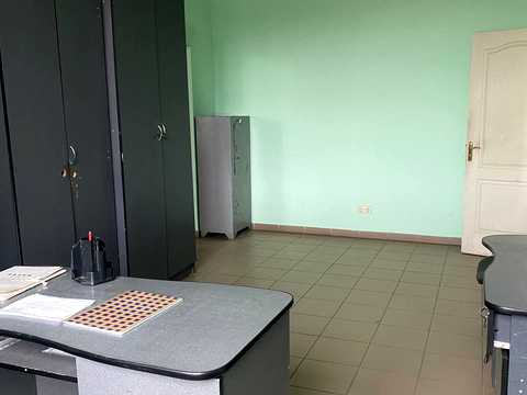 комерційна за адресою майдан Шептицького пл., 5