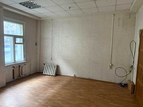 комерційна за адресою Саксаганського вул., 131-А