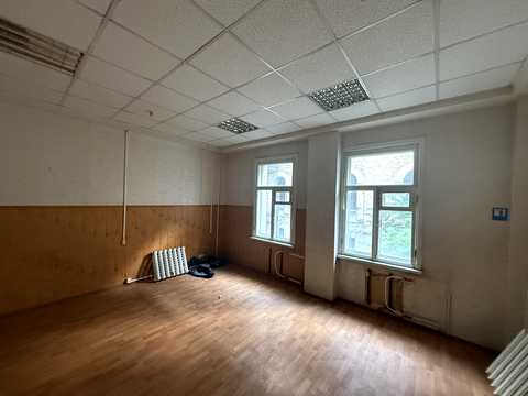 комерційна за адресою Саксаганського вул., 131-А