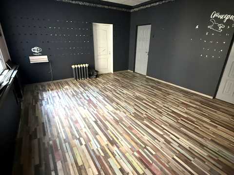 комерційна за адресою Саксаганського вул., 131-А