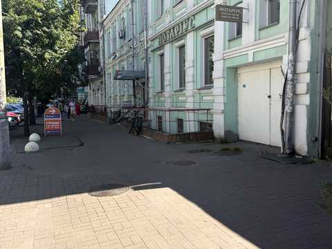 комерційна за адресою Саксаганського вул., 131-А