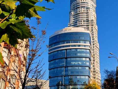 комерційна за адресою Кловський узвіз, 7