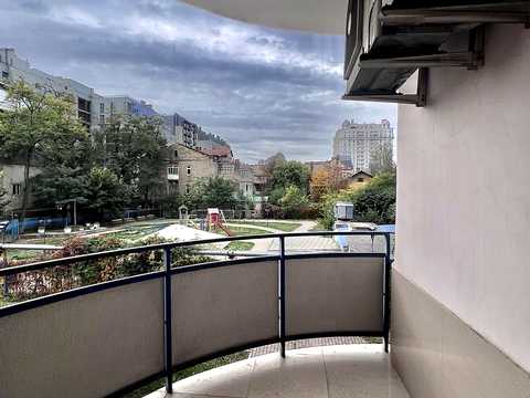 комерційна за адресою Мукачівський пров., 6/3