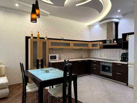 квартира за адресою Середньофонтанська вул., 19б