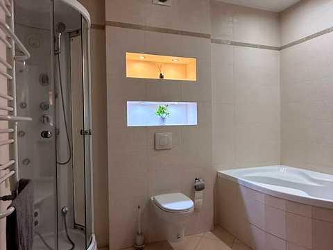 квартира за адресою Середньофонтанська вул., 19б