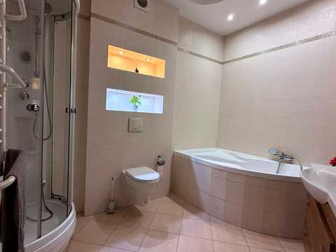 квартира за адресою Середньофонтанська вул., 19б