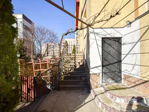 будинок за адресою Микулинецька вул., 1-Б